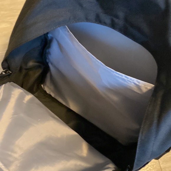 Adidas shoulder bag - Picture 2 of 3